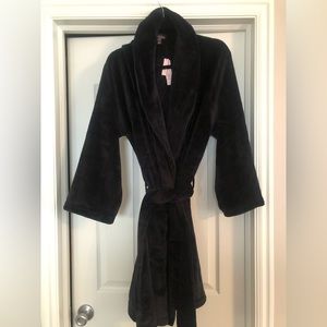 Victoria’s Secret Black Robe / NWT / Short Cozy Black Robe
